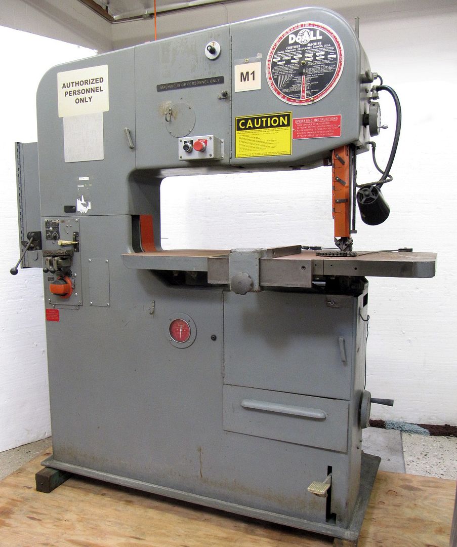 DoALL 36" VERTICAL METAL CUTTING BAND SAW, 13" Work Height, 26" Table